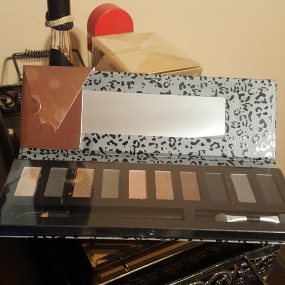 Profusion eyeshadow palette